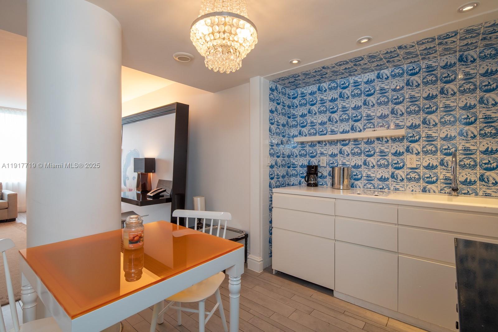 Mondrian - Residential