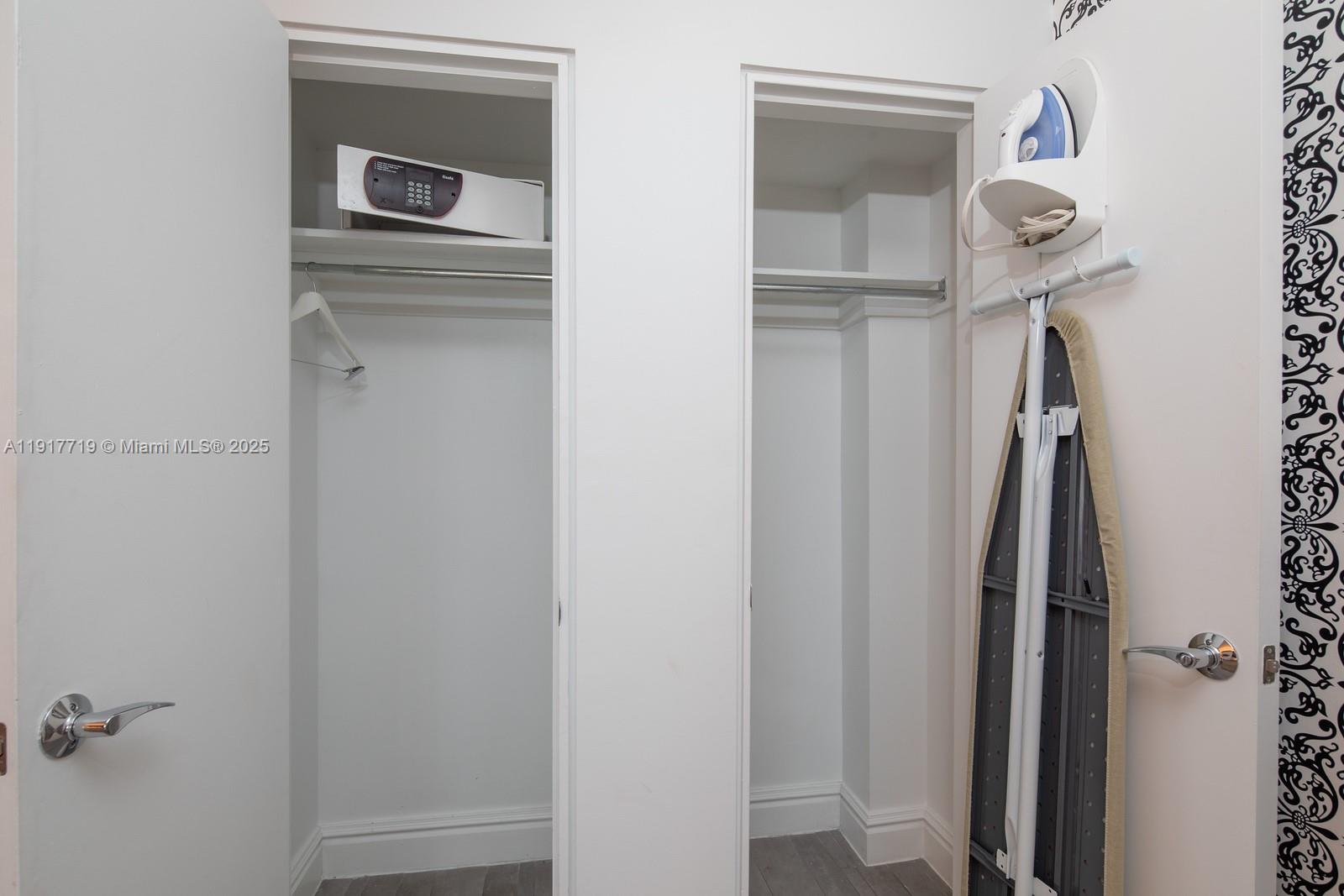 Mondrian - Residential