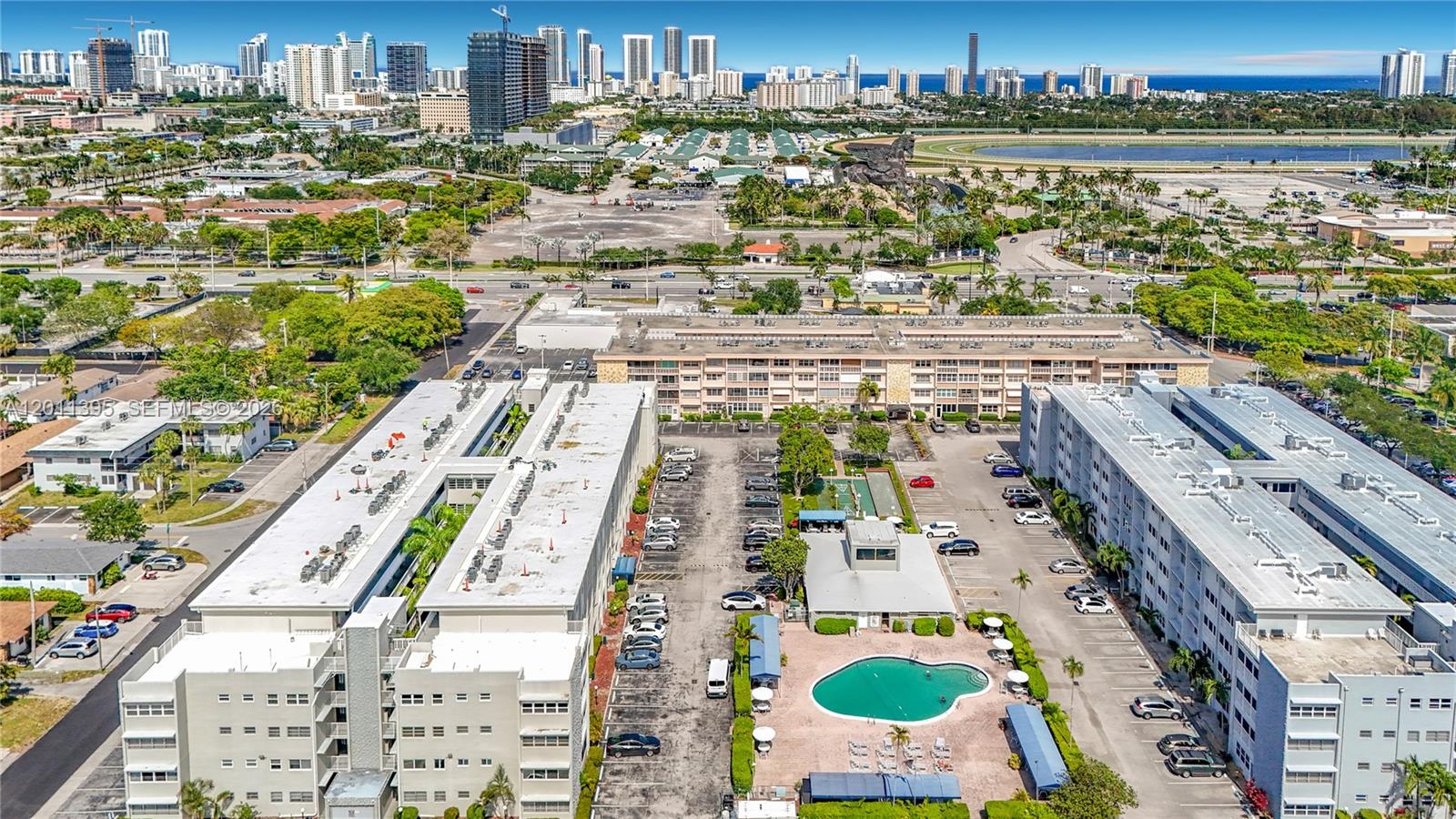 THIRD GULFSTREAM GARDEN - Residential