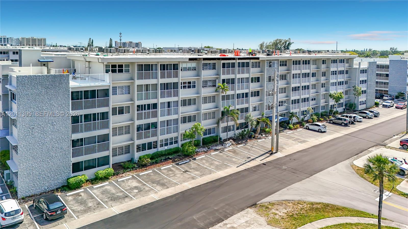 THIRD GULFSTREAM GARDEN - Residential