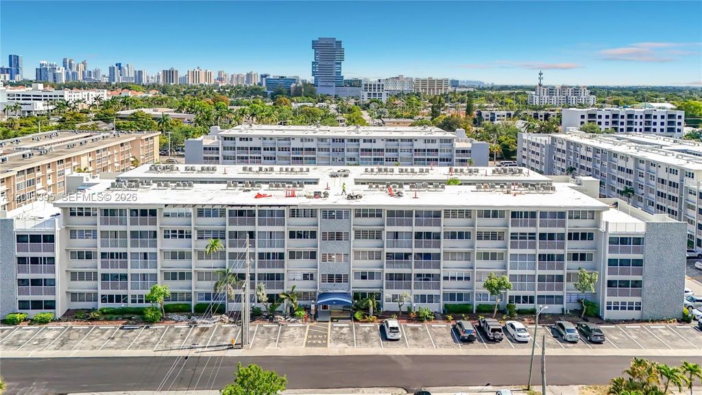 Photo of 330 SE 2nd St #305E, Hallandale Beach, FL 33009 (MLS # A12011395)