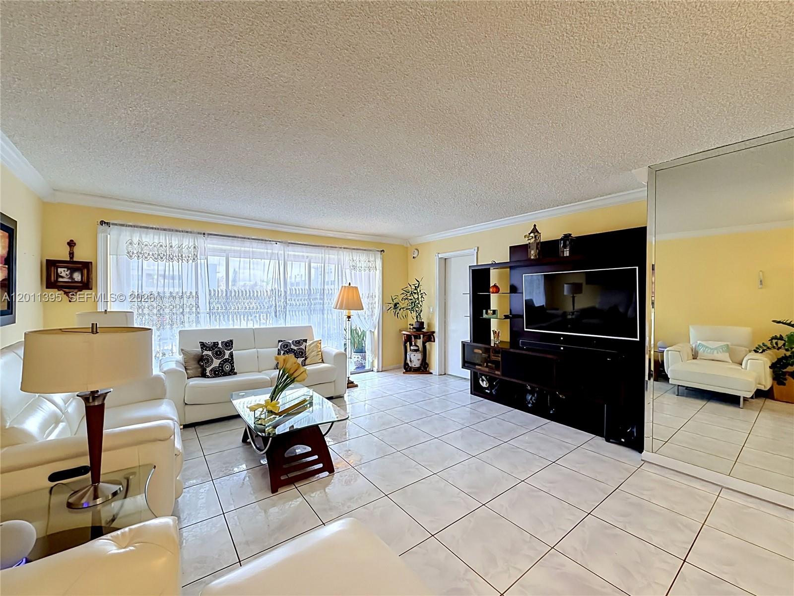 THIRD GULFSTREAM GARDEN - Residential