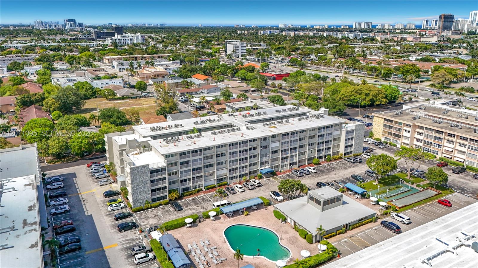 THIRD GULFSTREAM GARDEN - Residential