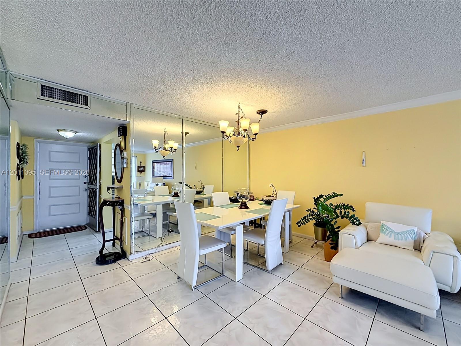 THIRD GULFSTREAM GARDEN - Residential