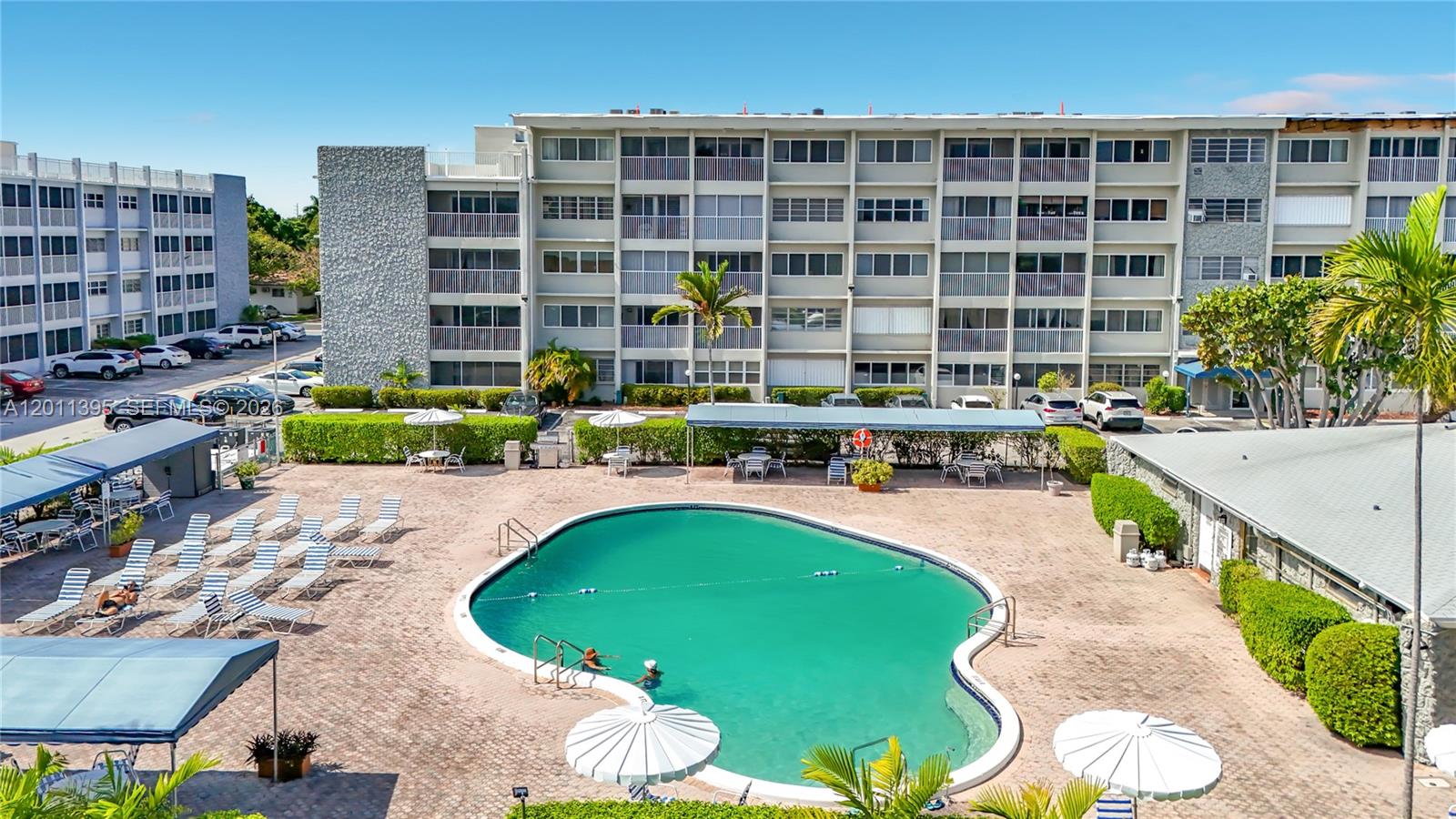 THIRD GULFSTREAM GARDEN - Residential