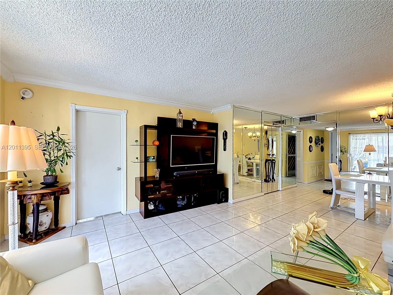 THIRD GULFSTREAM GARDEN - Residential