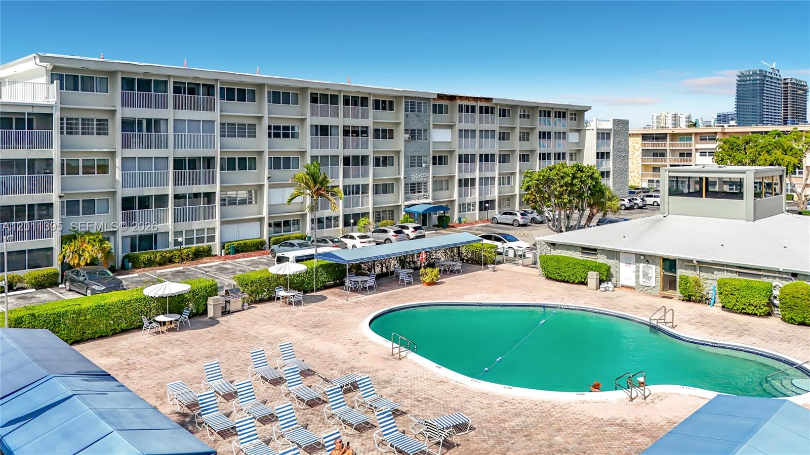 THIRD GULFSTREAM GARDEN - Residential