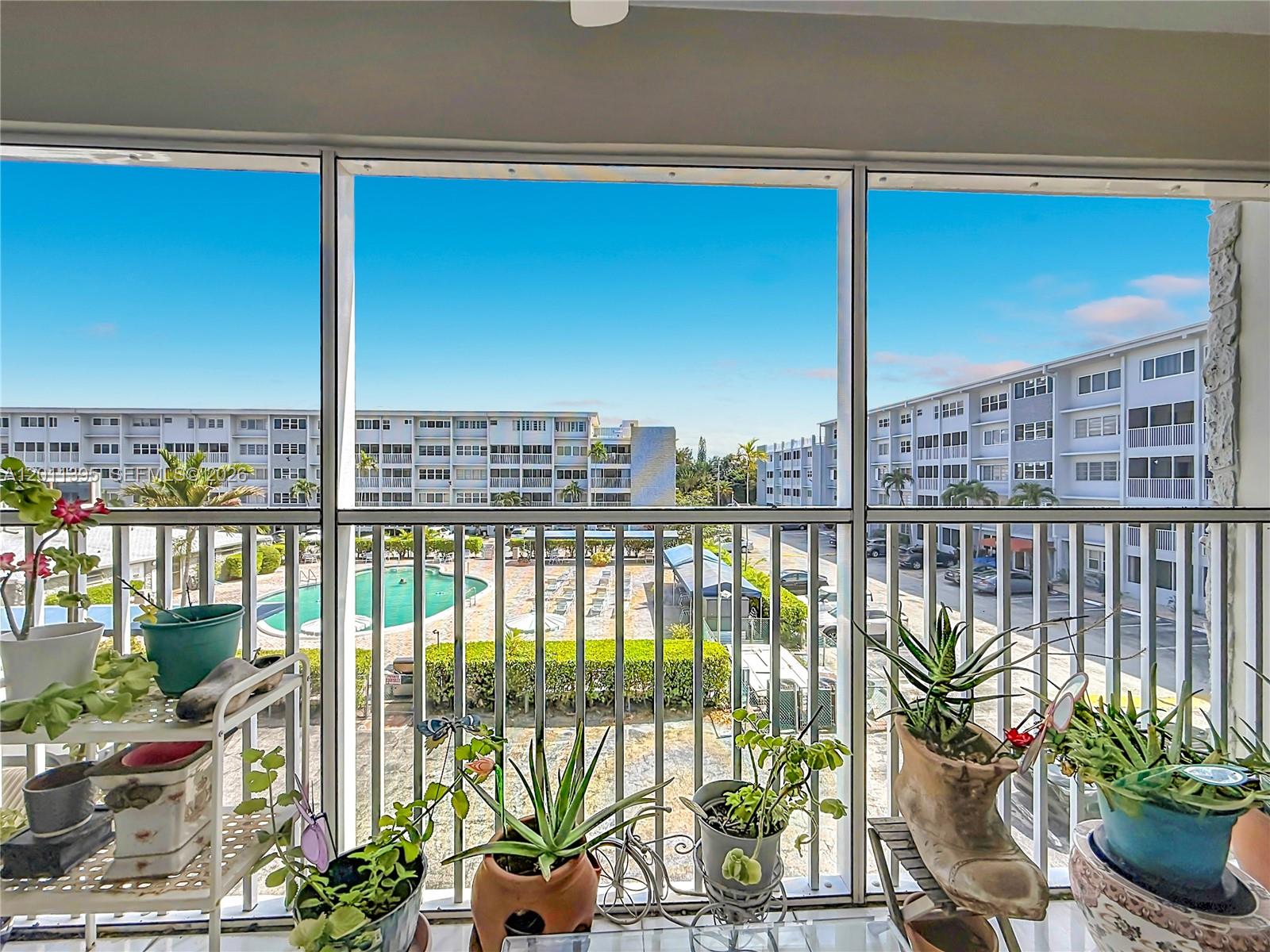 THIRD GULFSTREAM GARDEN - Residential