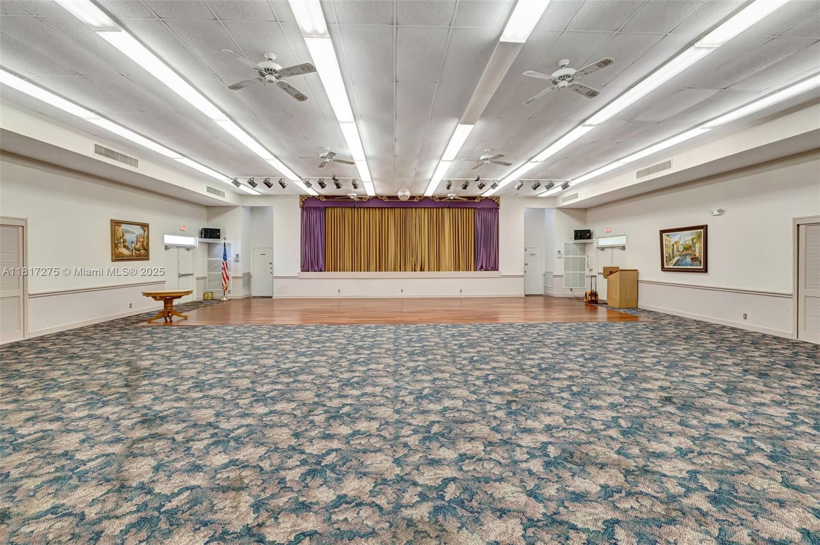 PALM LAKES CONDO - Residential