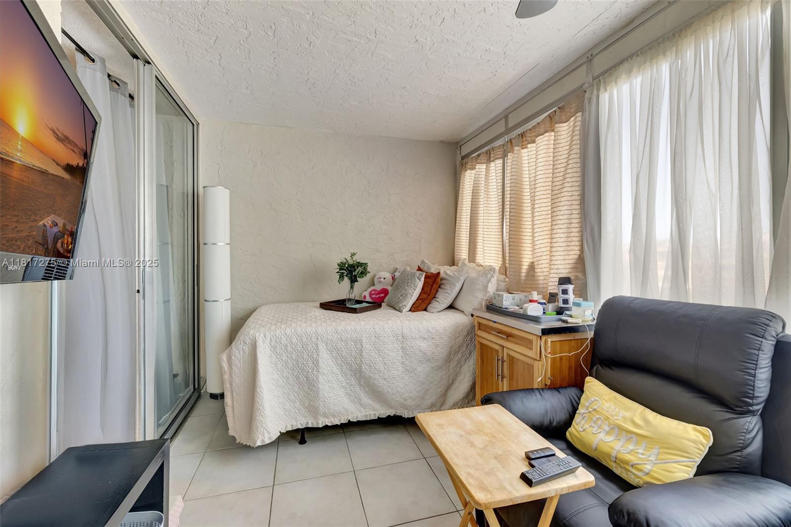 PALM LAKES CONDO - Residential