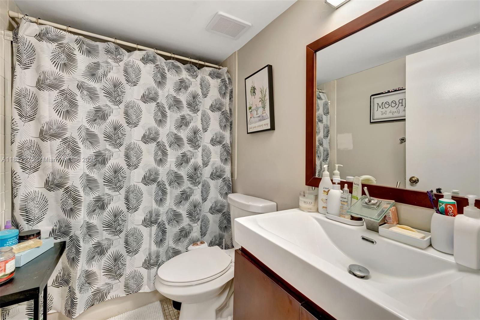 PALM LAKES CONDO - Residential