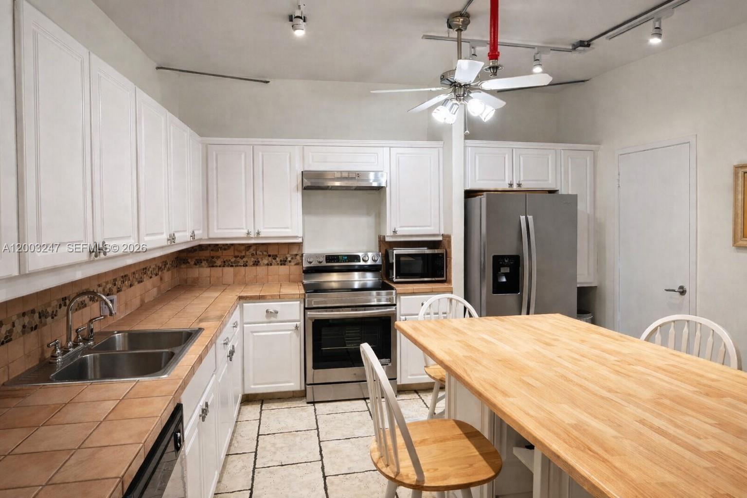 KEY COLONY NO 2 CONDO - Residential Lease