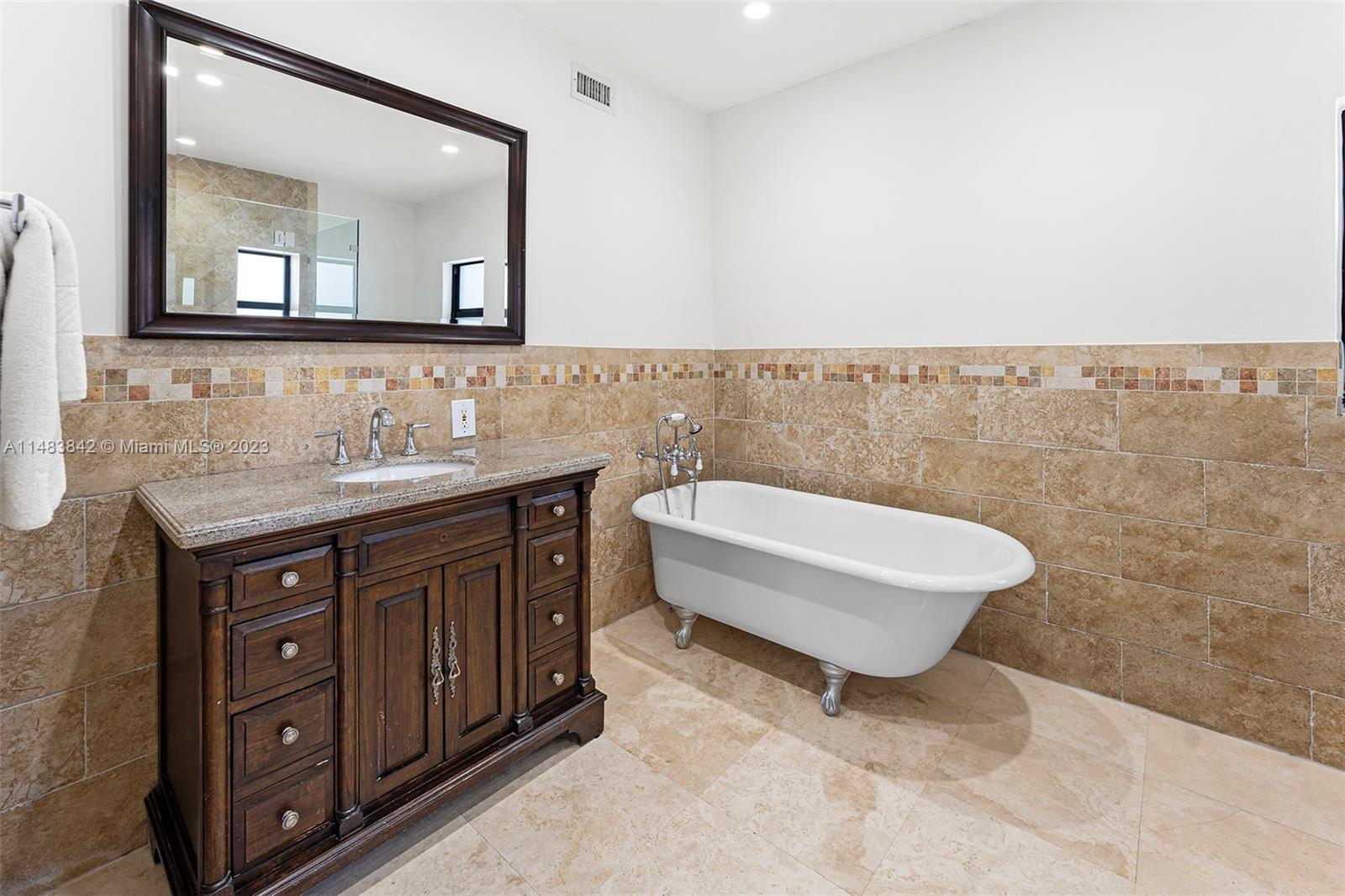 BAY CREST SEC 3 - Residential