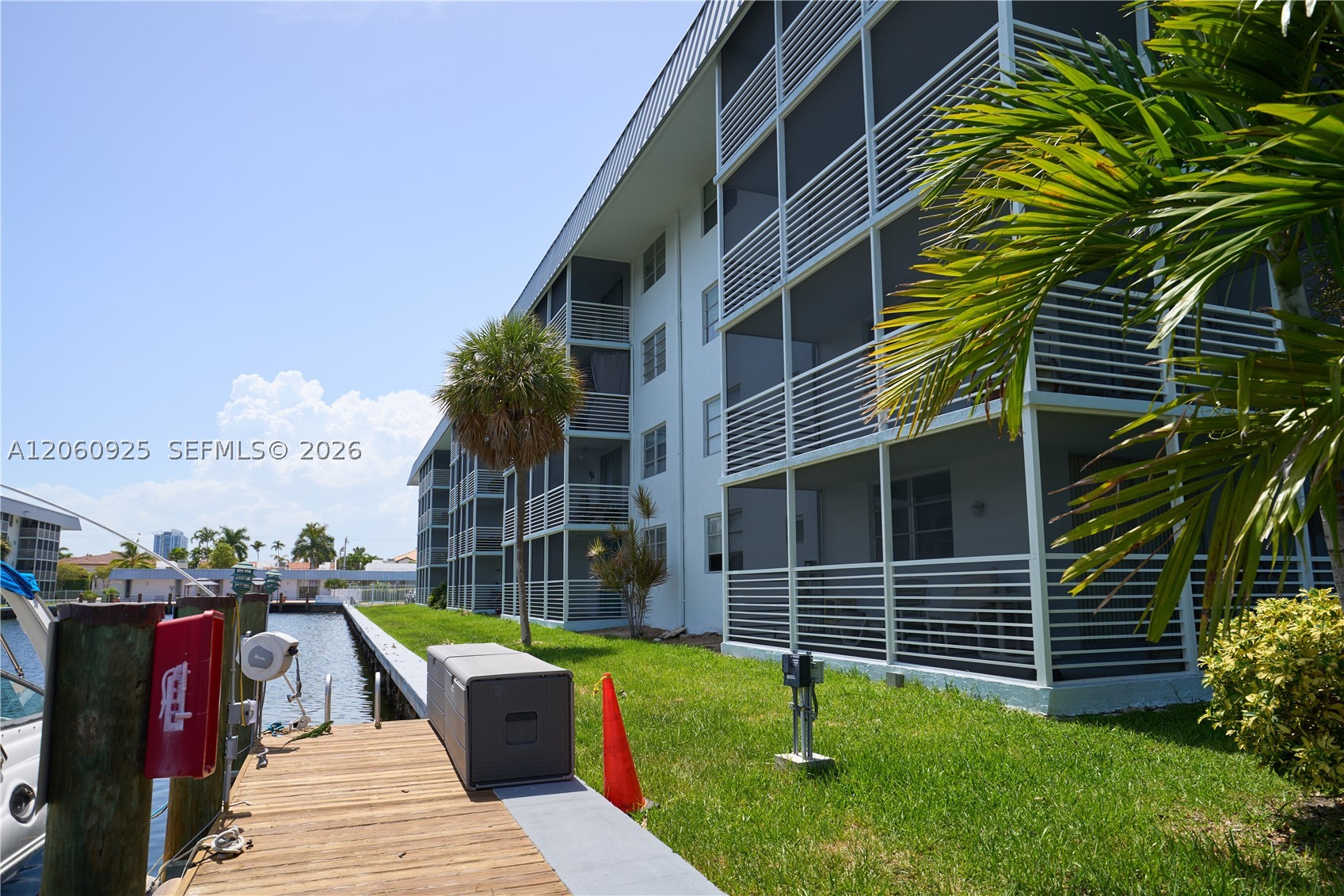 3600 NE 170th St 401