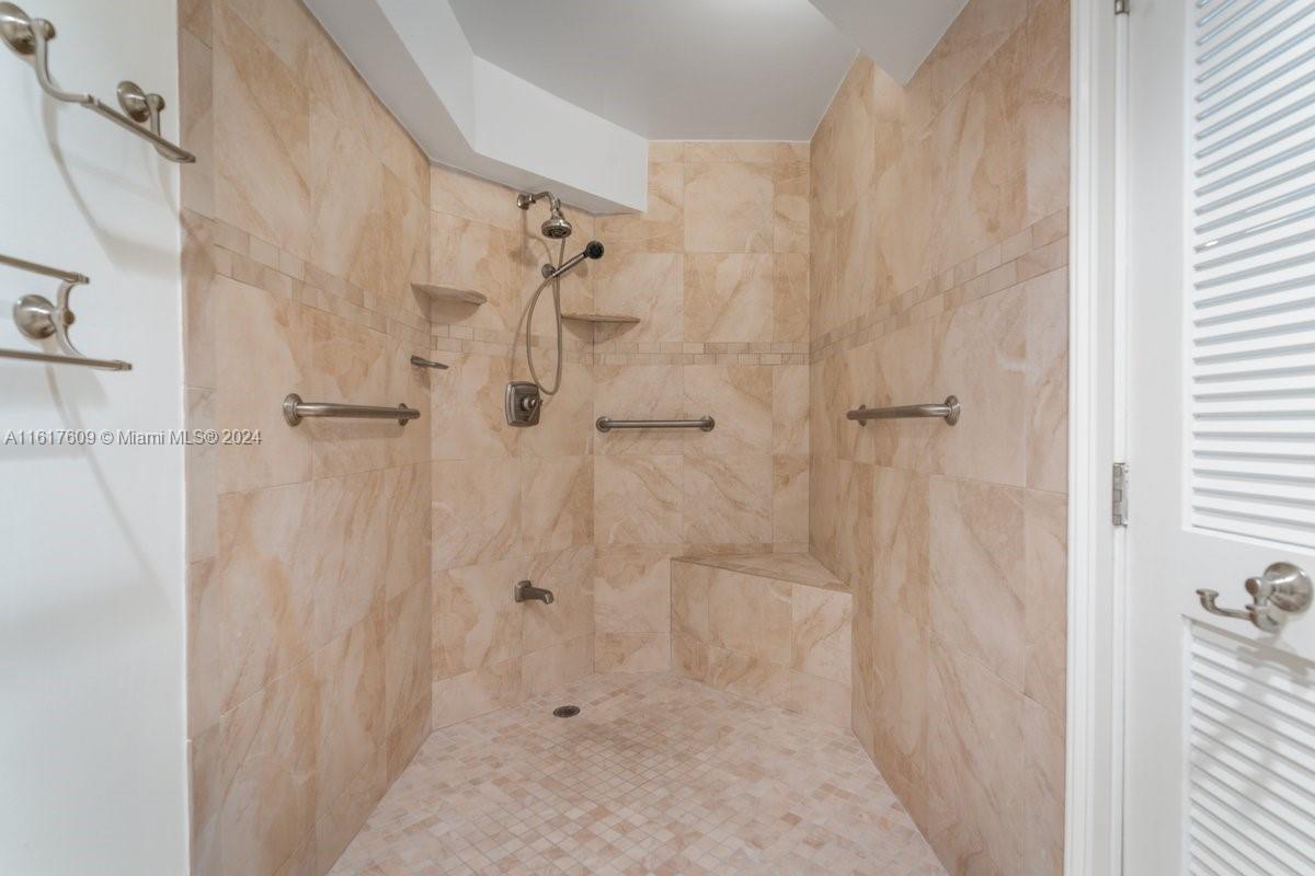 BRICKELL PLACE PHASE II C - Residential