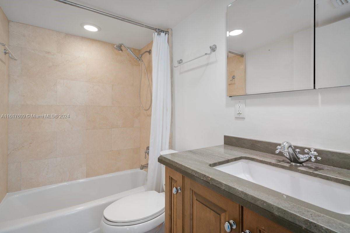 BRICKELL PLACE PHASE II C - Residential