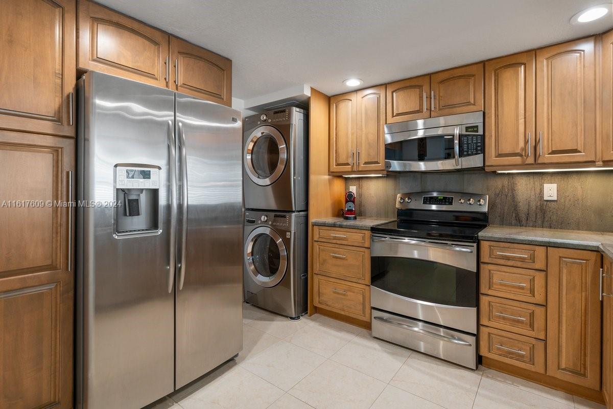 BRICKELL PLACE PHASE II C - Residential