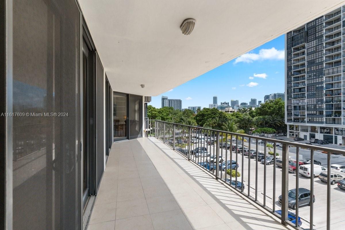 BRICKELL PLACE PHASE II C - Residential