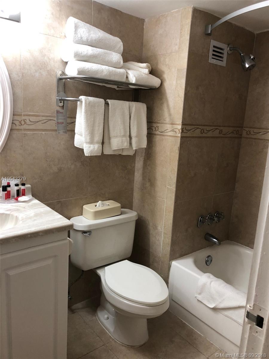 THE AVENTURA BEACH CLUB C - Residential