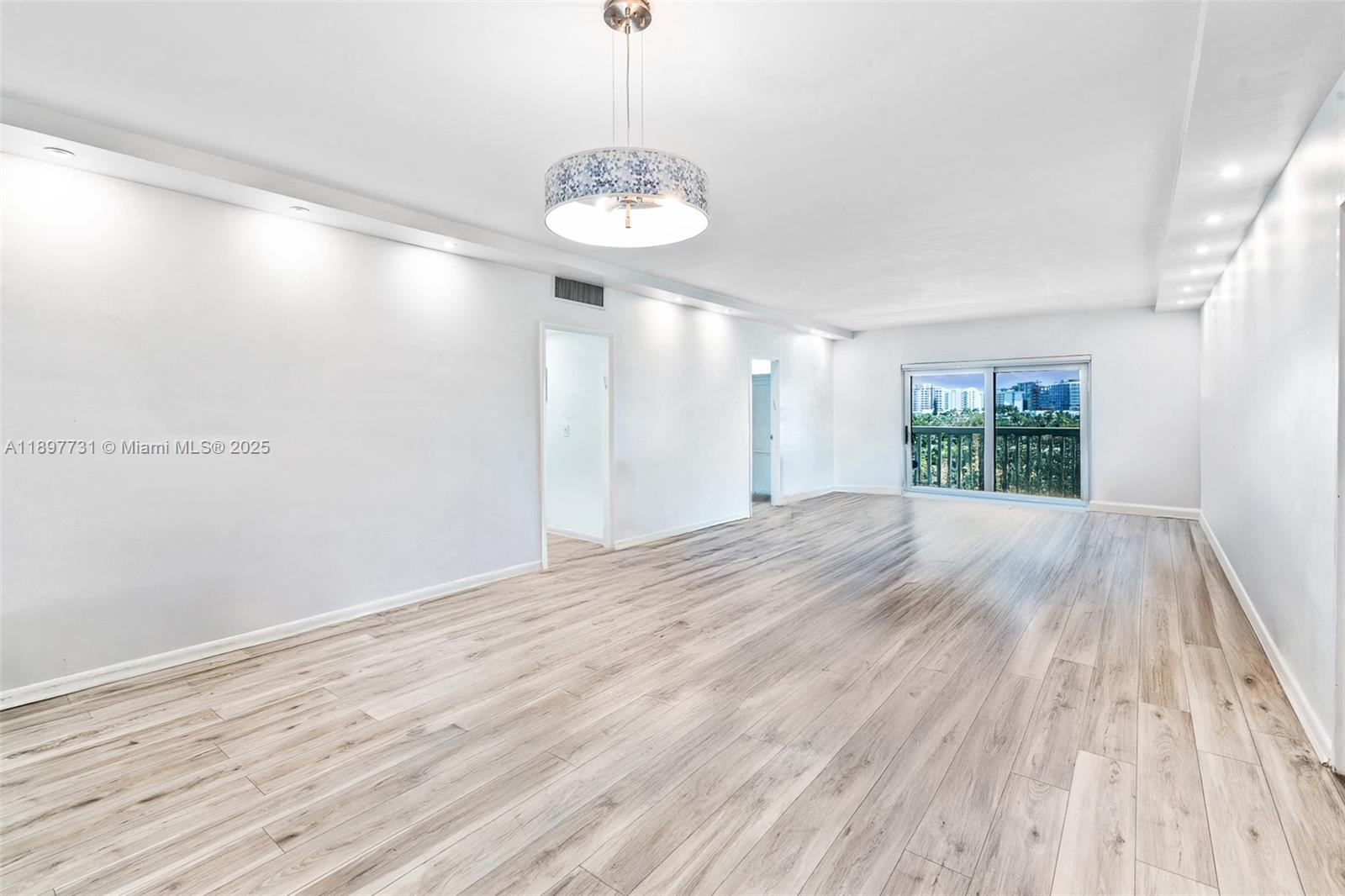9111 E Bay Harbor Dr 6A