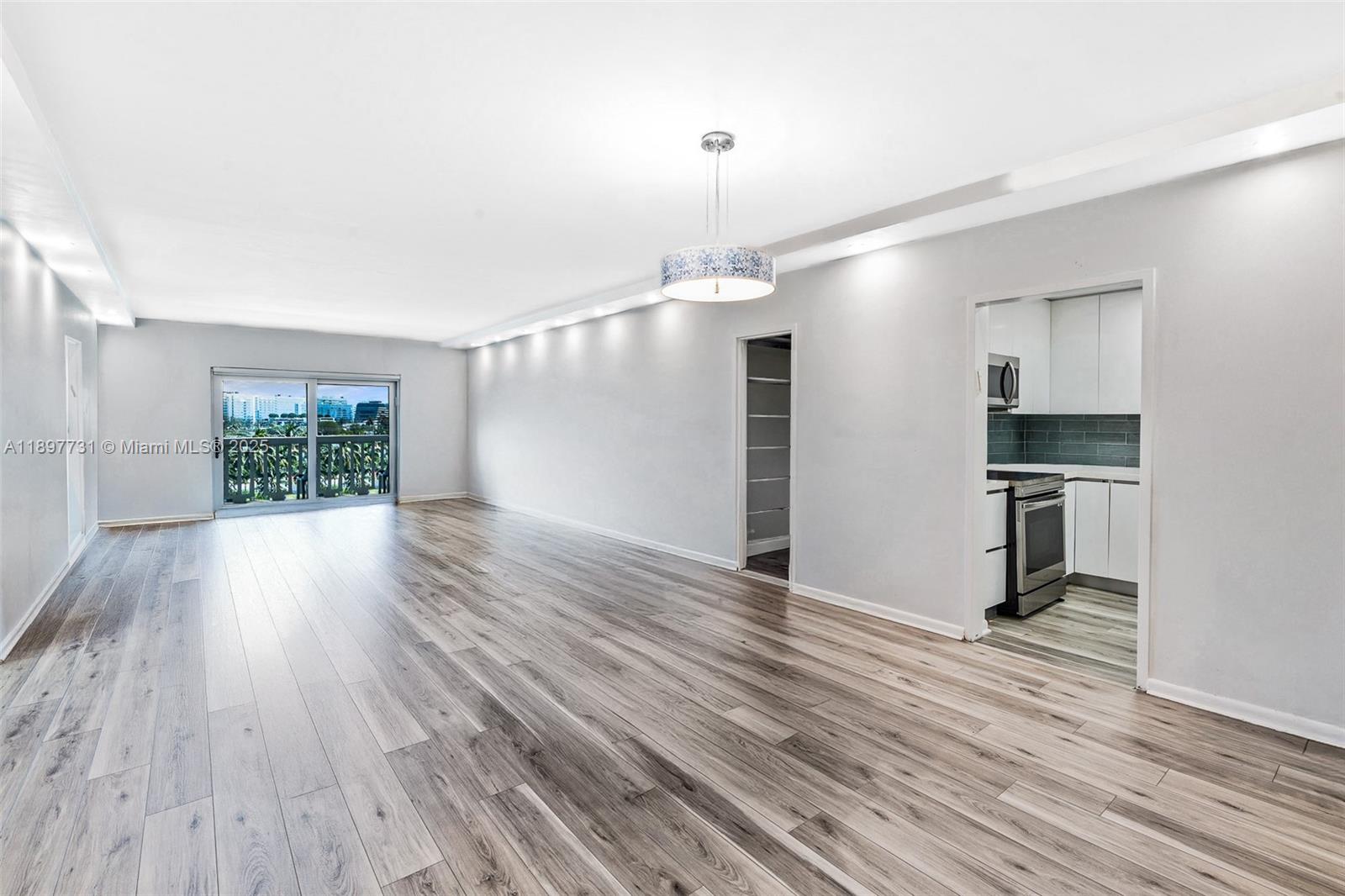 9111 E Bay Harbor Dr 6A