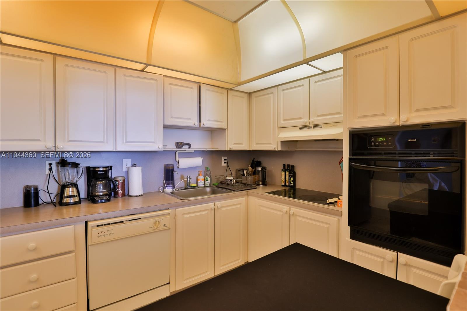 OCEANVIEW BUILDING B COND - Residential