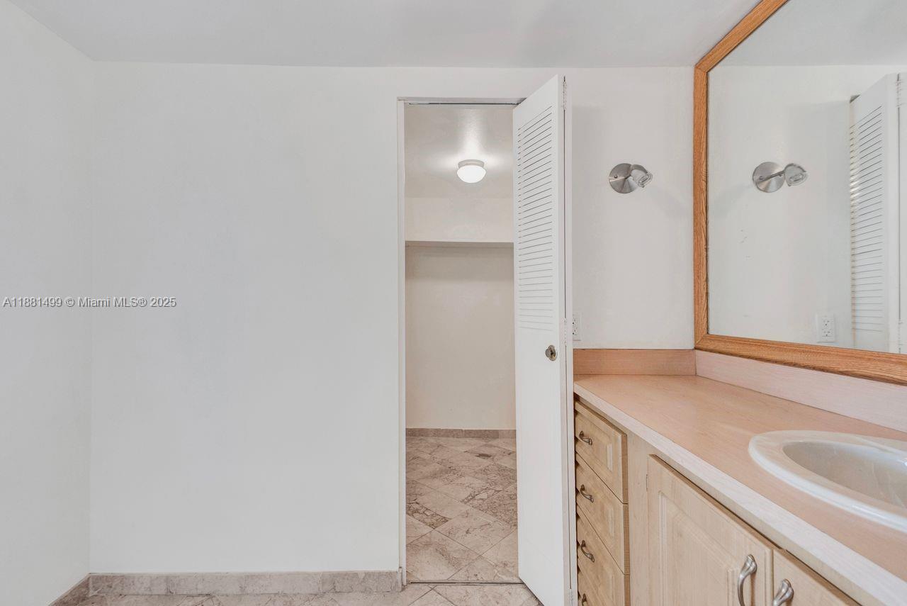 CRESTVIEW TOWERS CONDO - Residential