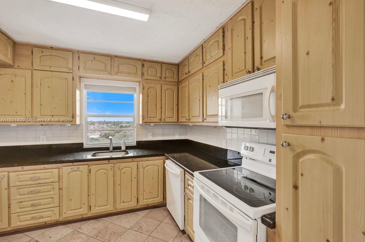 CRESTVIEW TOWERS CONDO - Residential