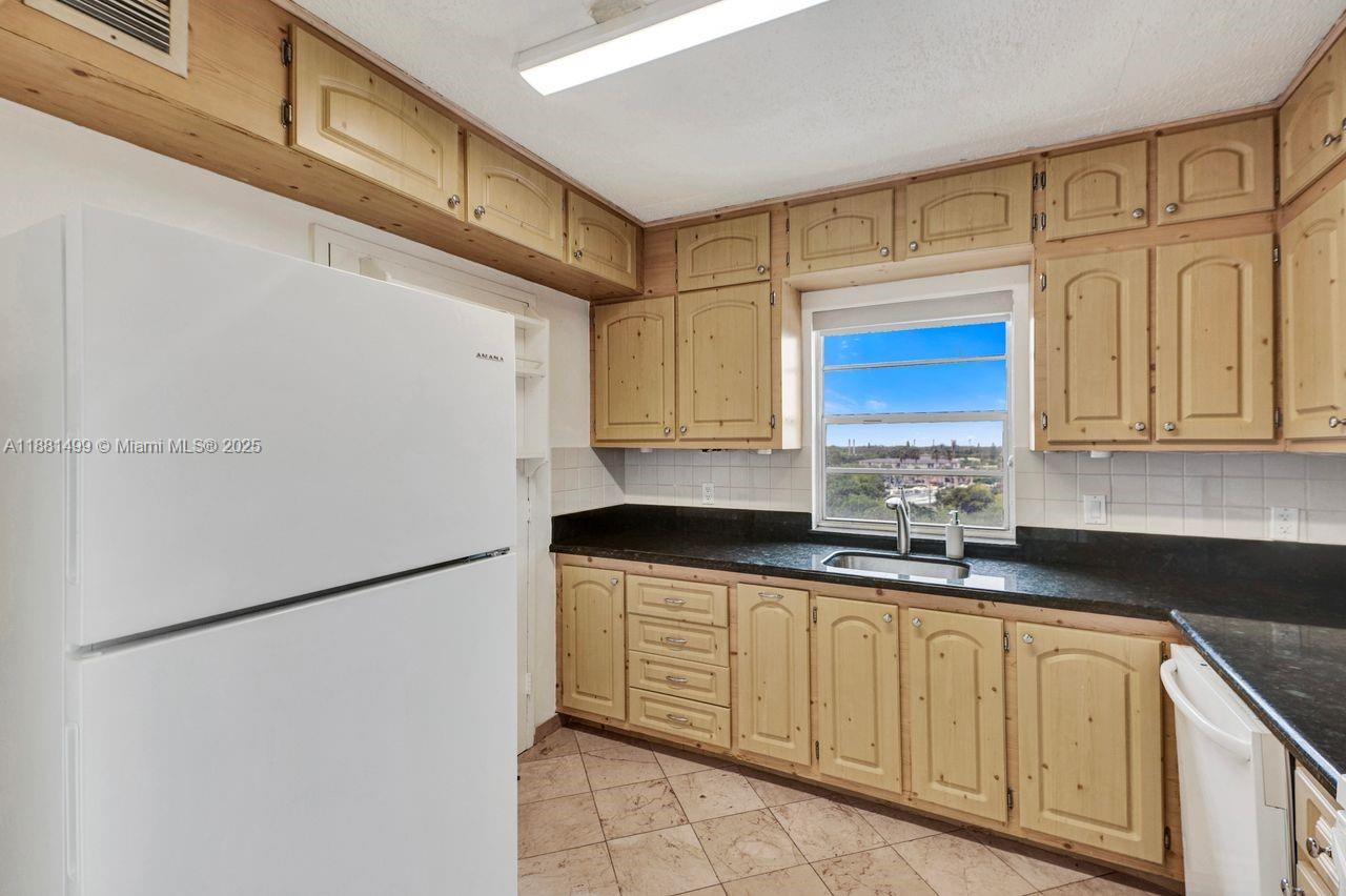 CRESTVIEW TOWERS CONDO - Residential