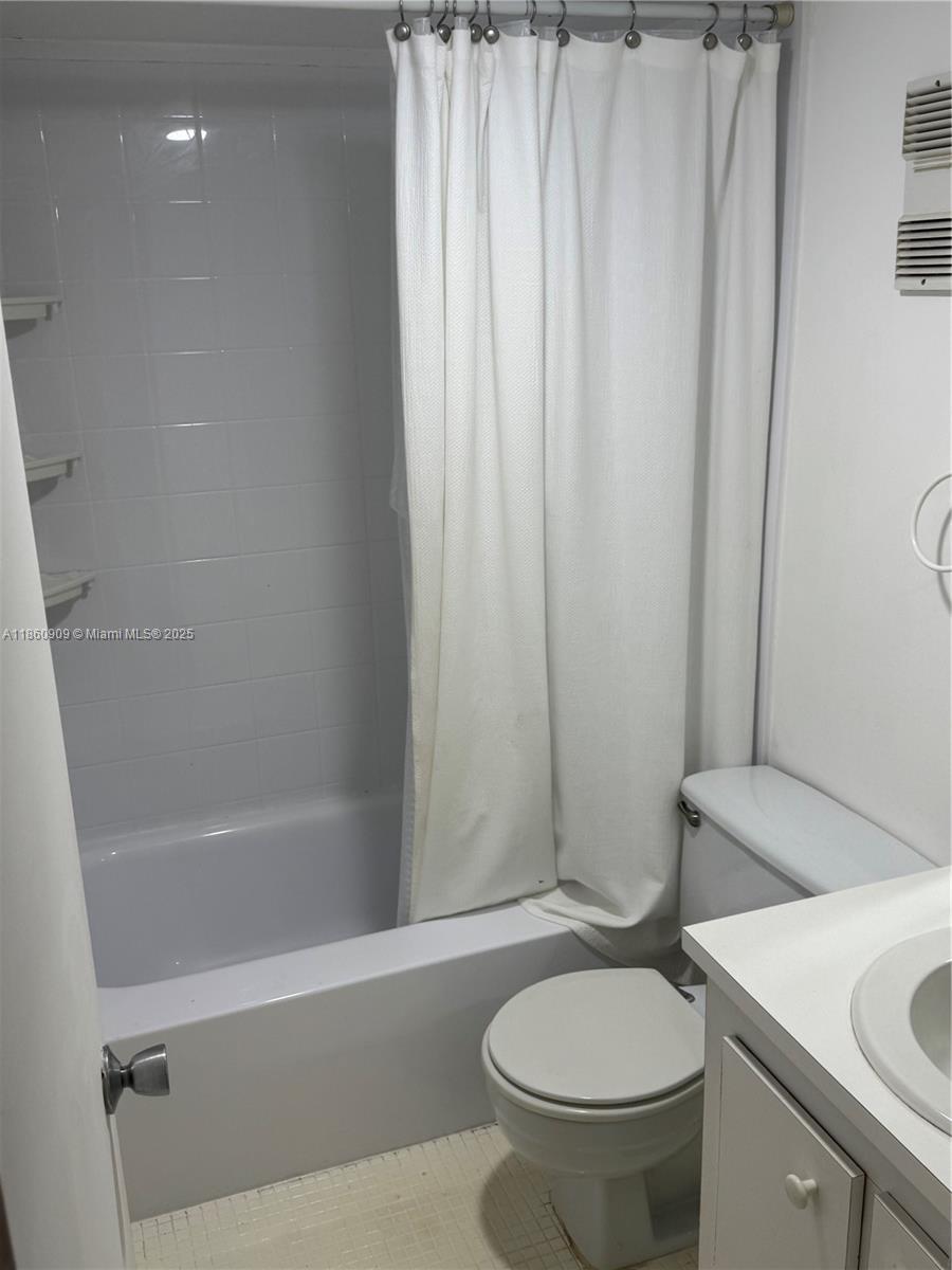 CONDO 1 OF SABAL PALM CON - Residential Lease