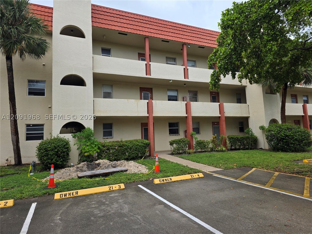 Photo of 3071 E Sunrise Lakes Dr #107, Sunrise, FL 33322 (MLS # A12091968)