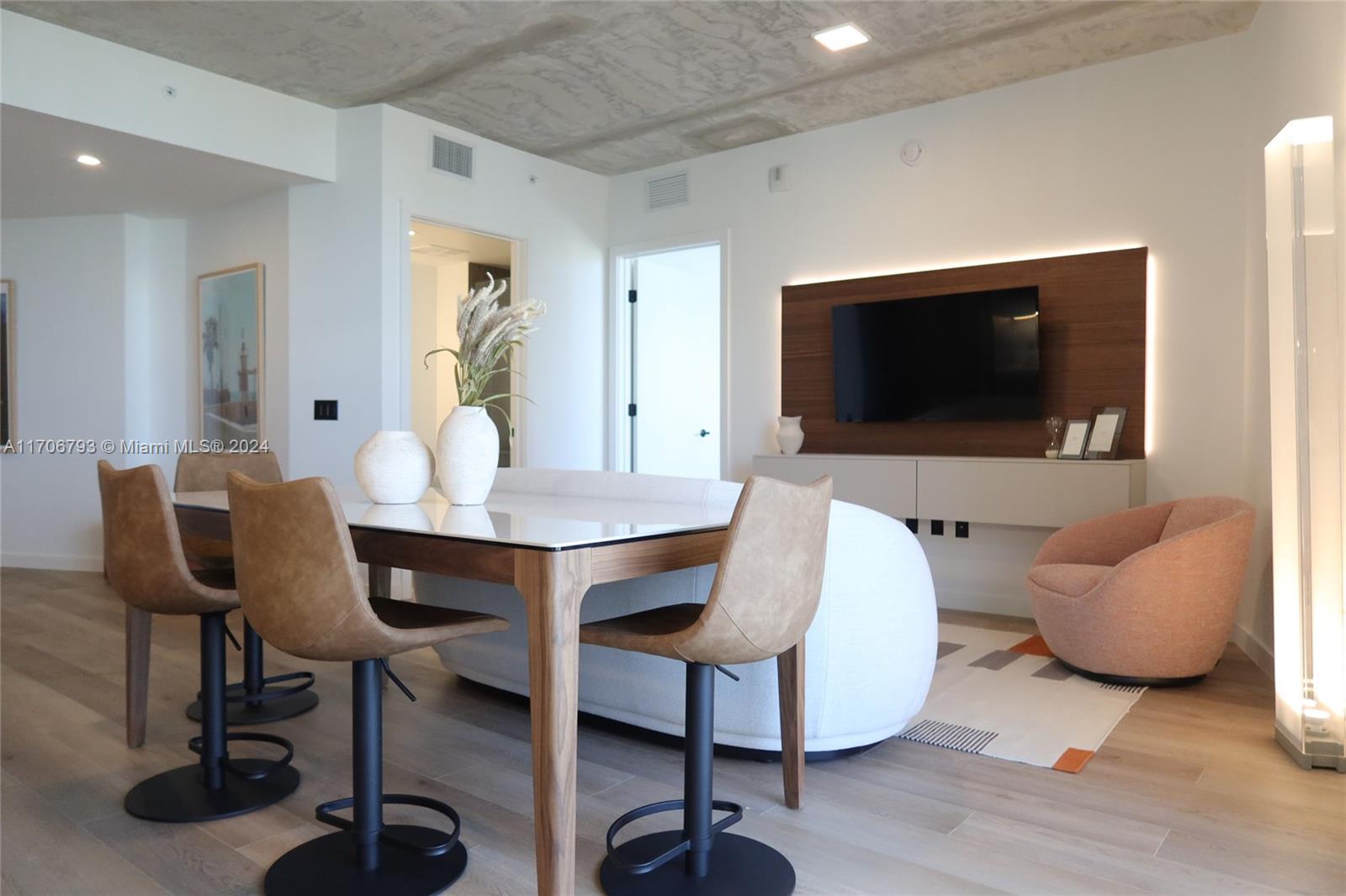 307 SW 5th St ONE BEDROOM 15 LINE