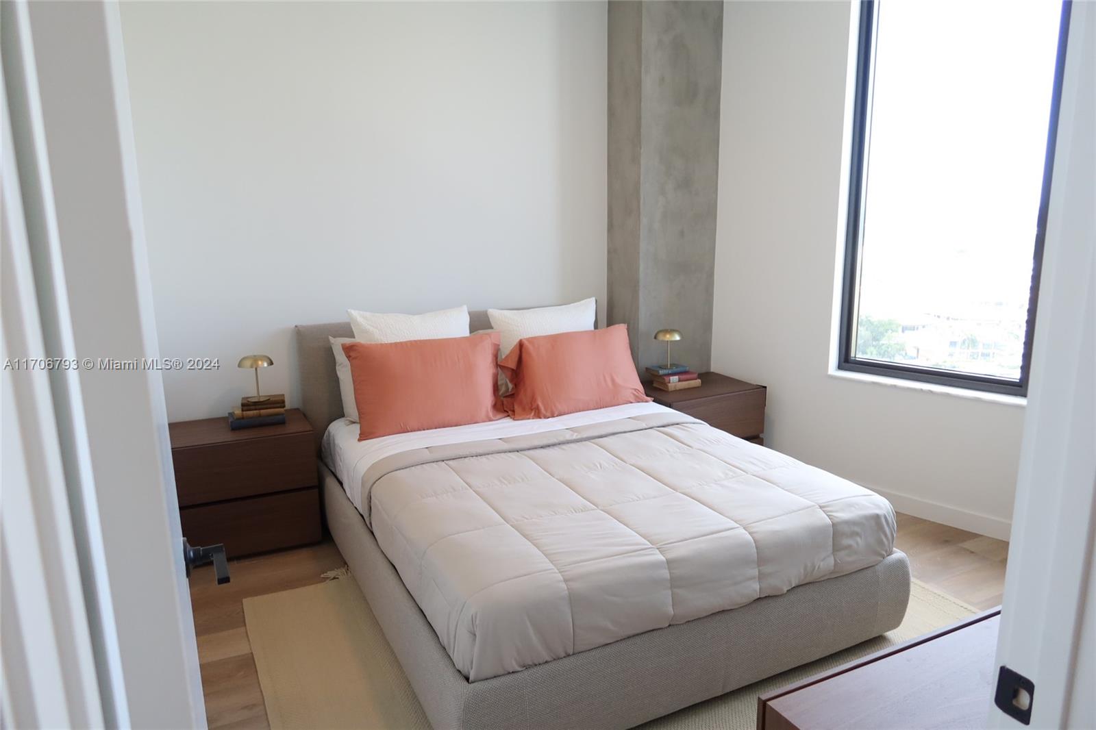 307 SW 5th St ONE BEDROOM 15 LINE