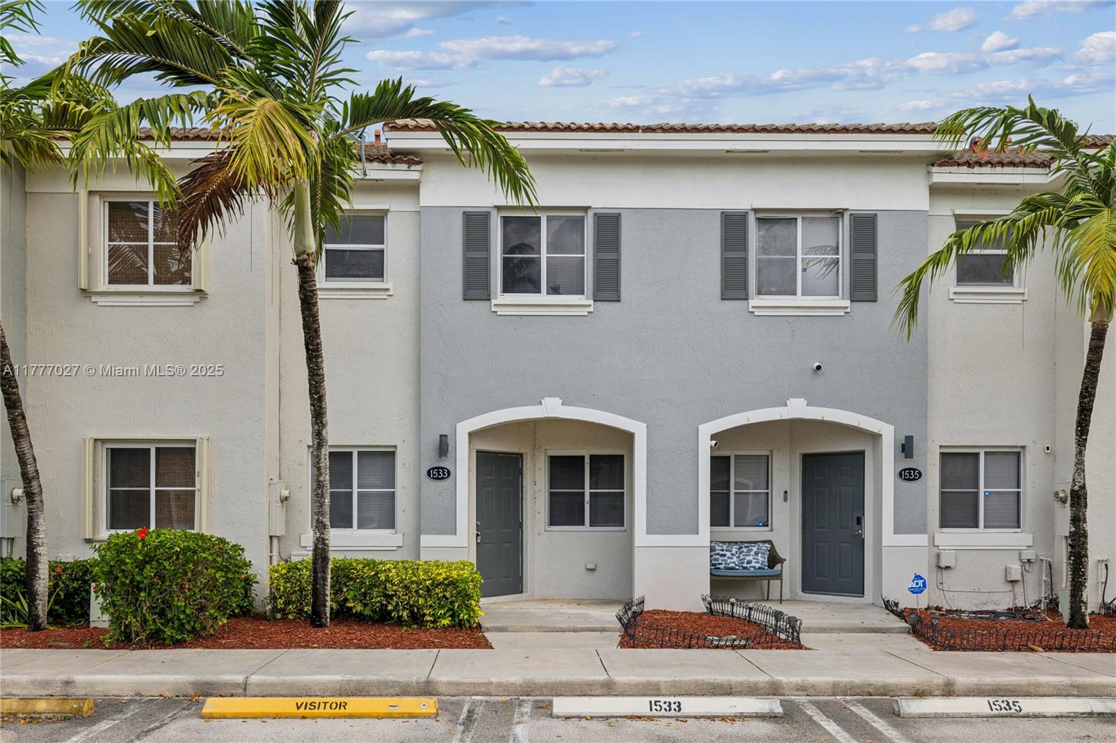Property for Sale at 1533 Se 31st Ct, Homestead, Miami-Dade County, Florida - Bedrooms: 2 
Bathrooms: 3  - $322,000