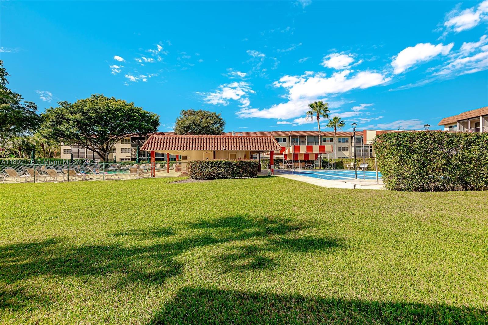 HOLLYBROOK GOLF & TENNIS - Residential Lease