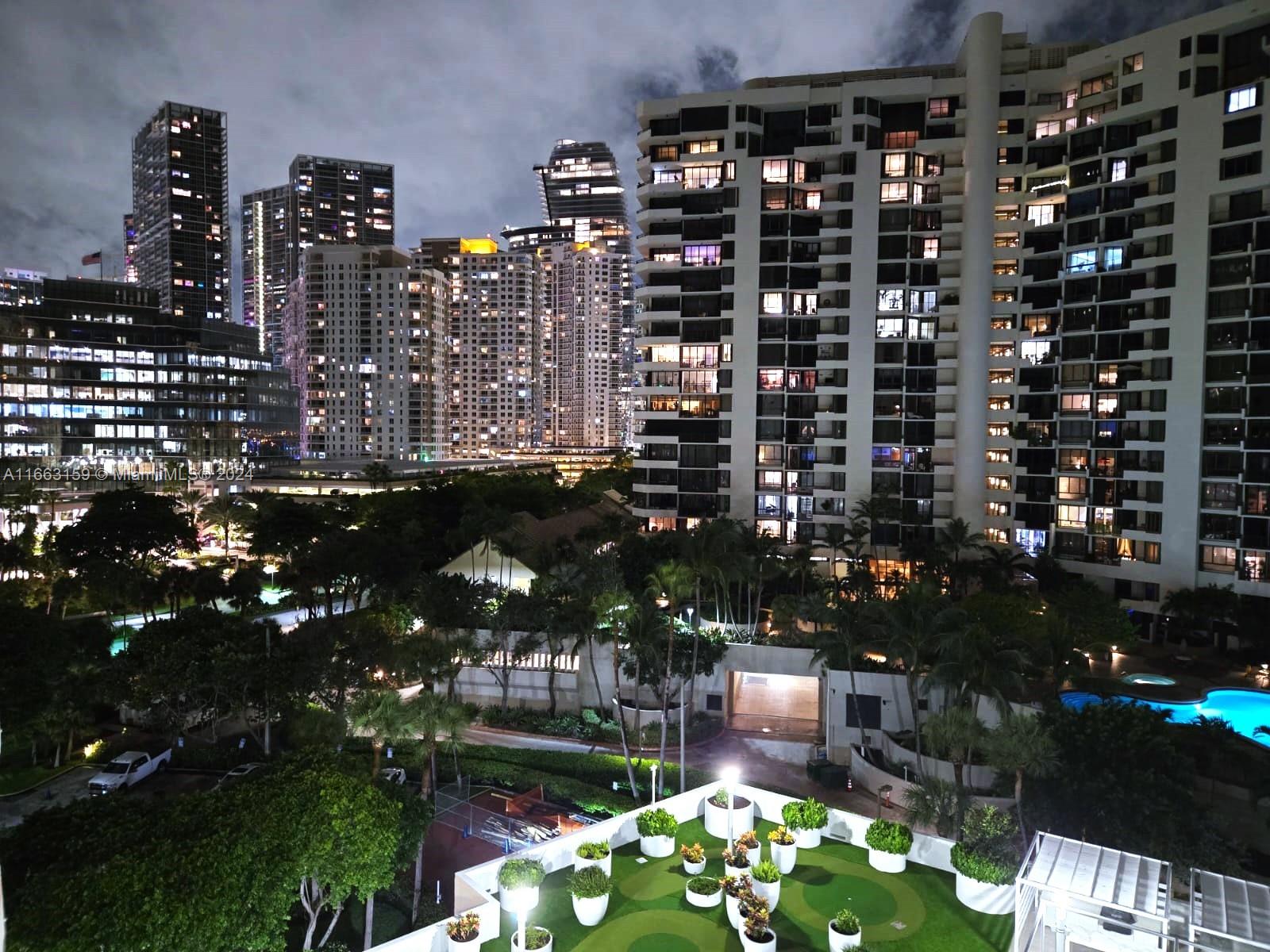 Over $50,000 in special Assessments Fully paid by Seller. Stunning renovations at Isola vastly completed, but some Open Construction permits. Financing may be an Issue for this reason. LOWEST Priced to sell for an All Cash buyer. Best Deal, Act now. Won't last.
PERFECT TIMING FOR PARADISE. LOWER MORTGAGE RATES. WATER PORT OF MIAMI VIEW FROM EVERY ROOM.WORLD CLASS AMENITIES. BRAND NEW SPECTACULAR FOURTH FLOOR Heated Swimming Pool,Tennis court, Jacuzzi, BBQ area,Yoga,Lounge area on East & West side of Building. Dog Walking area.Fully equipped Gym.All renovated Hallways, painting, carpet, elevators & State of the art Entry System. Updated Unit, Laminate flooring,SS appliances,lighting fixtures.Etc.Private Island living Walking distance to Hustle-Bustle of Brickel night life and Restaurants.