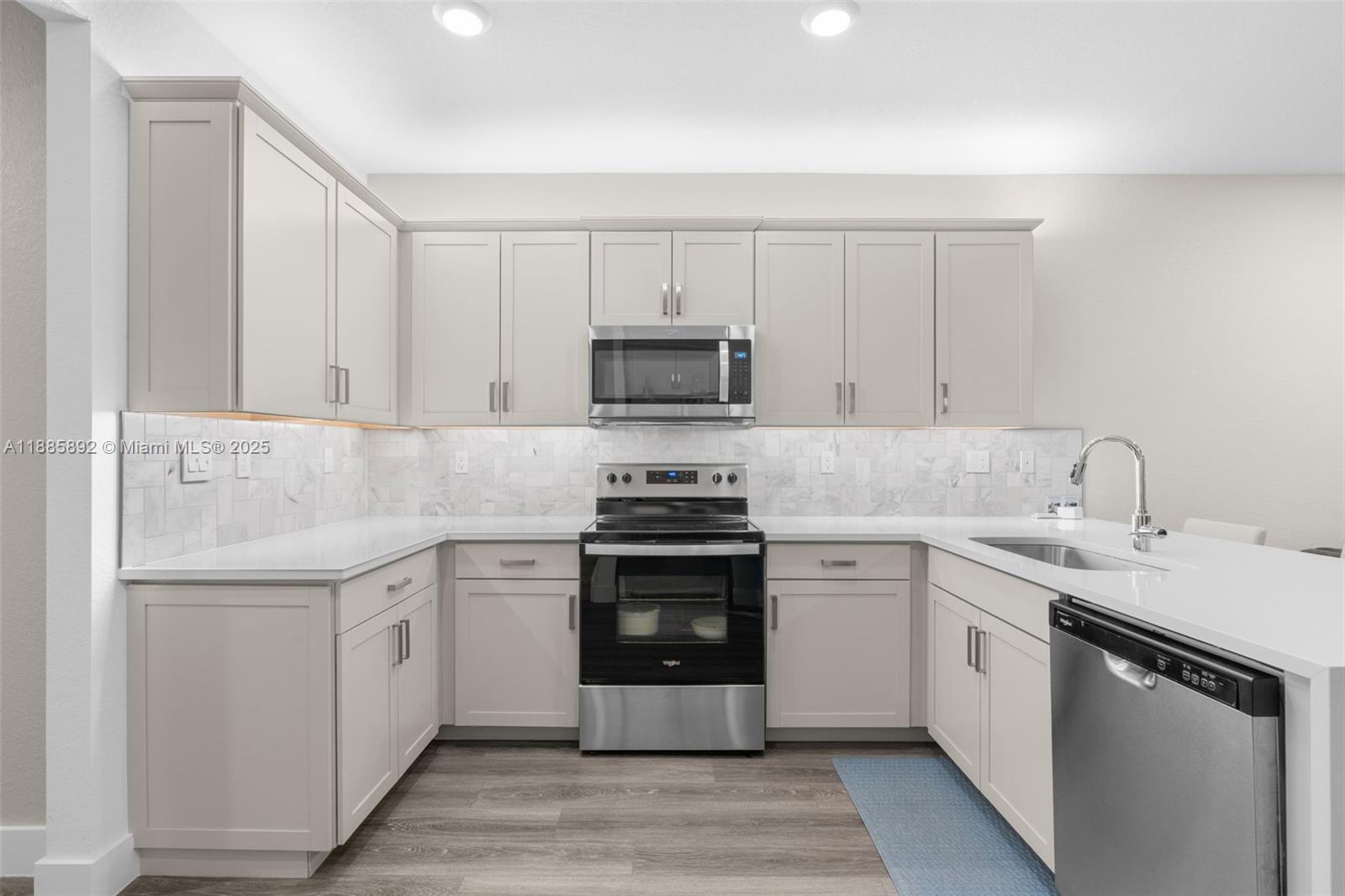 MERRICK SQUARE - Residential