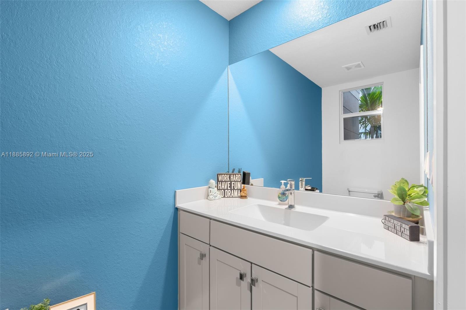 MERRICK SQUARE - Residential