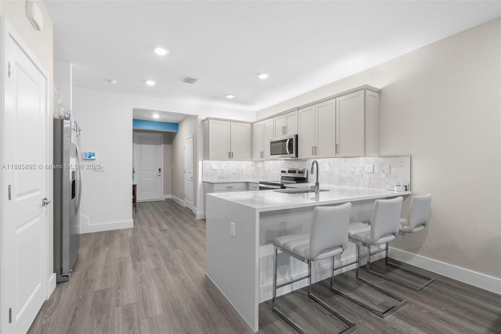 MERRICK SQUARE - Residential