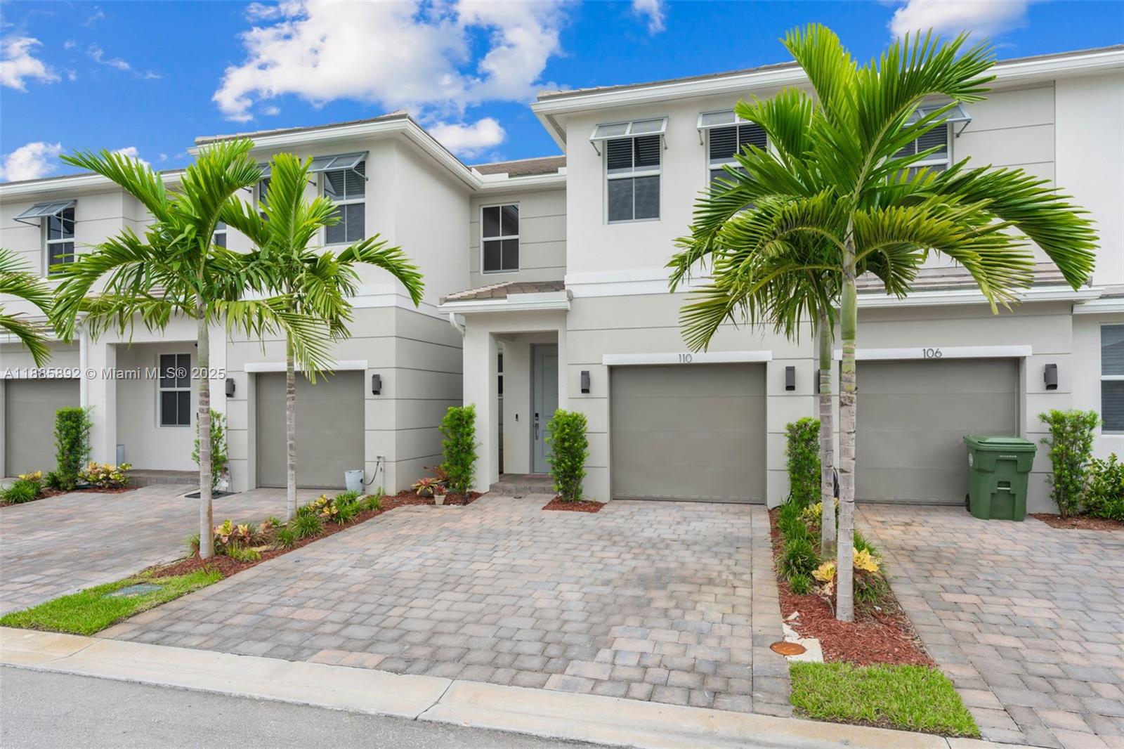 MERRICK SQUARE - Residential