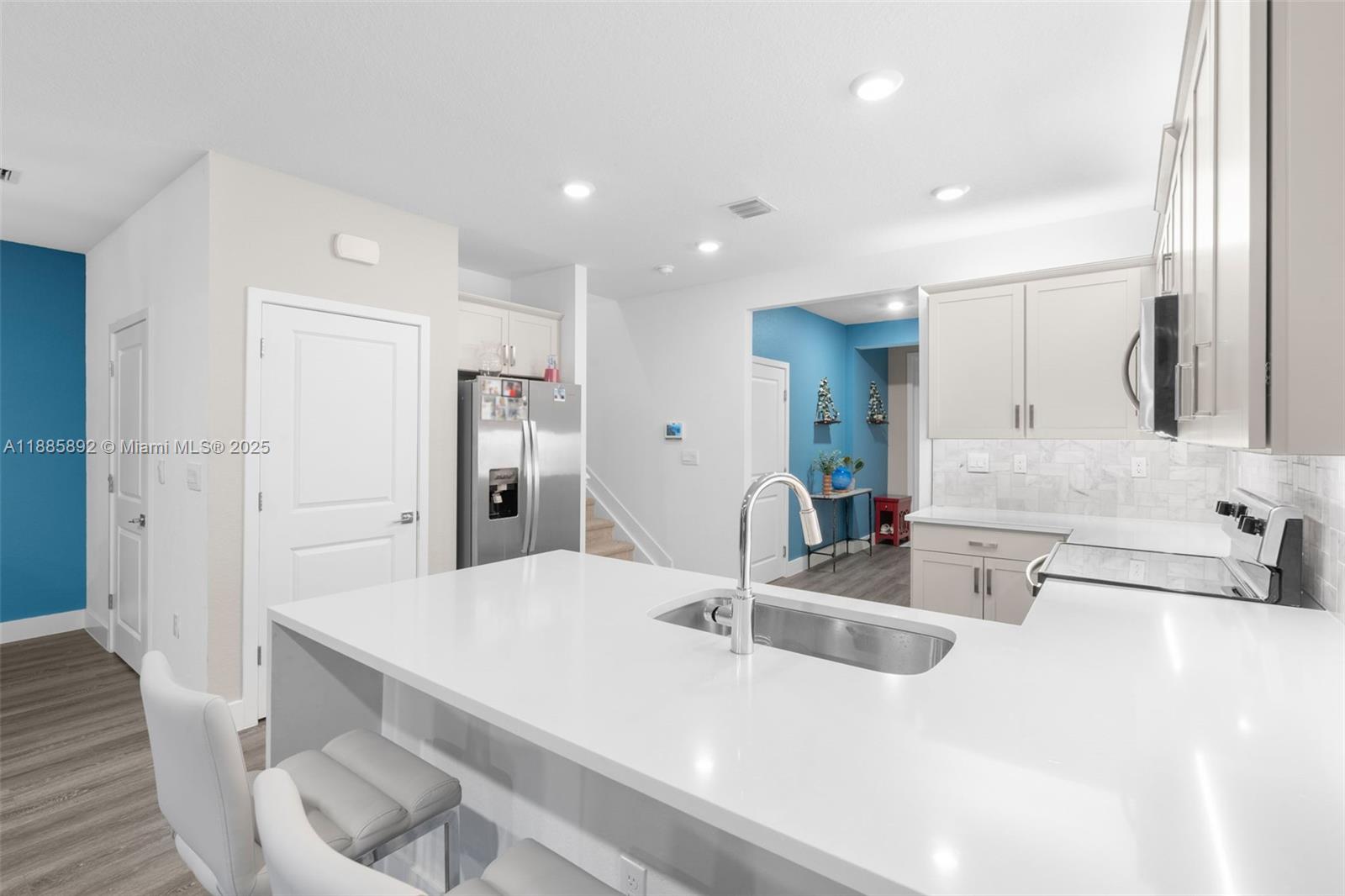 MERRICK SQUARE - Residential