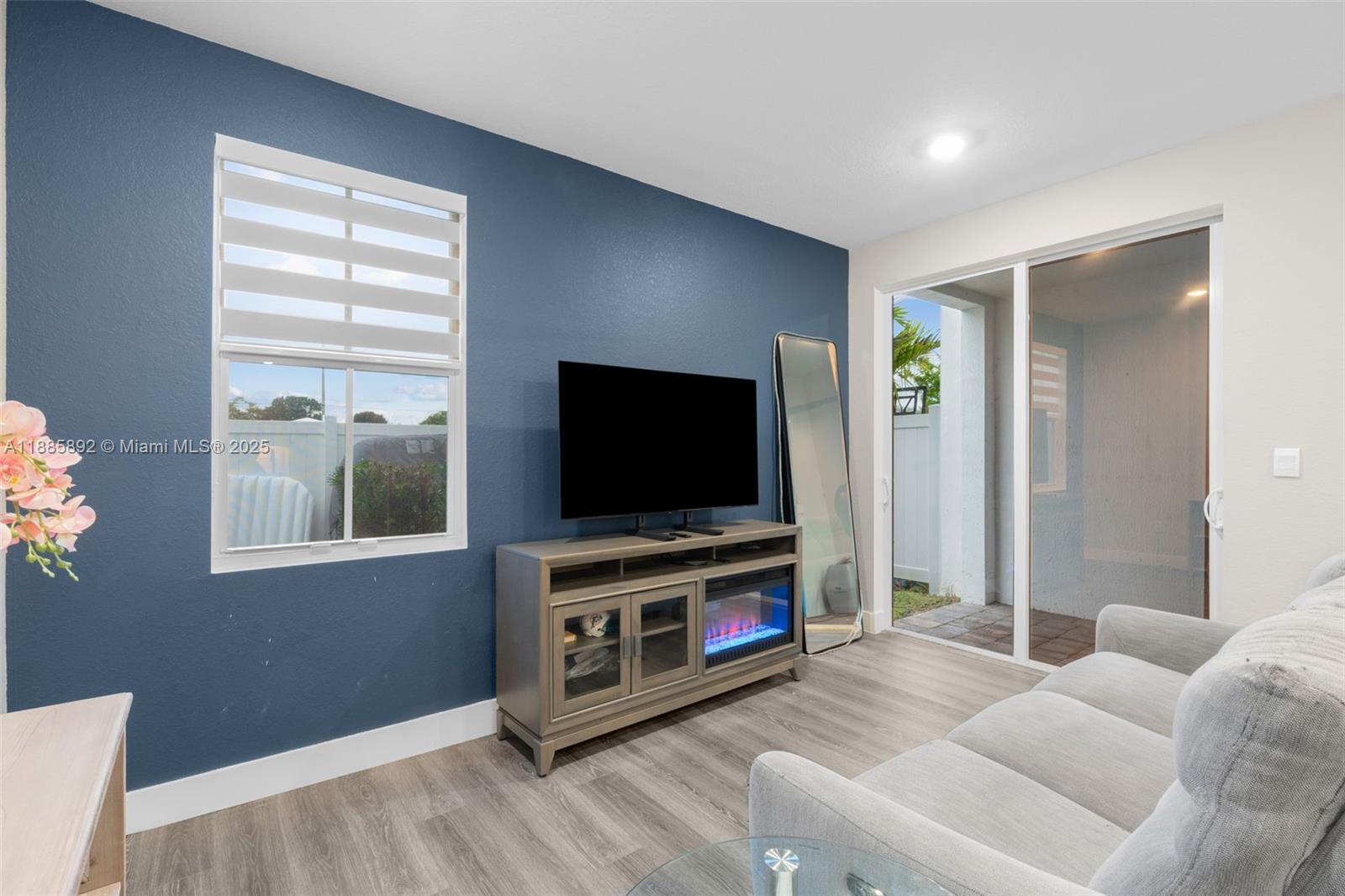 MERRICK SQUARE - Residential