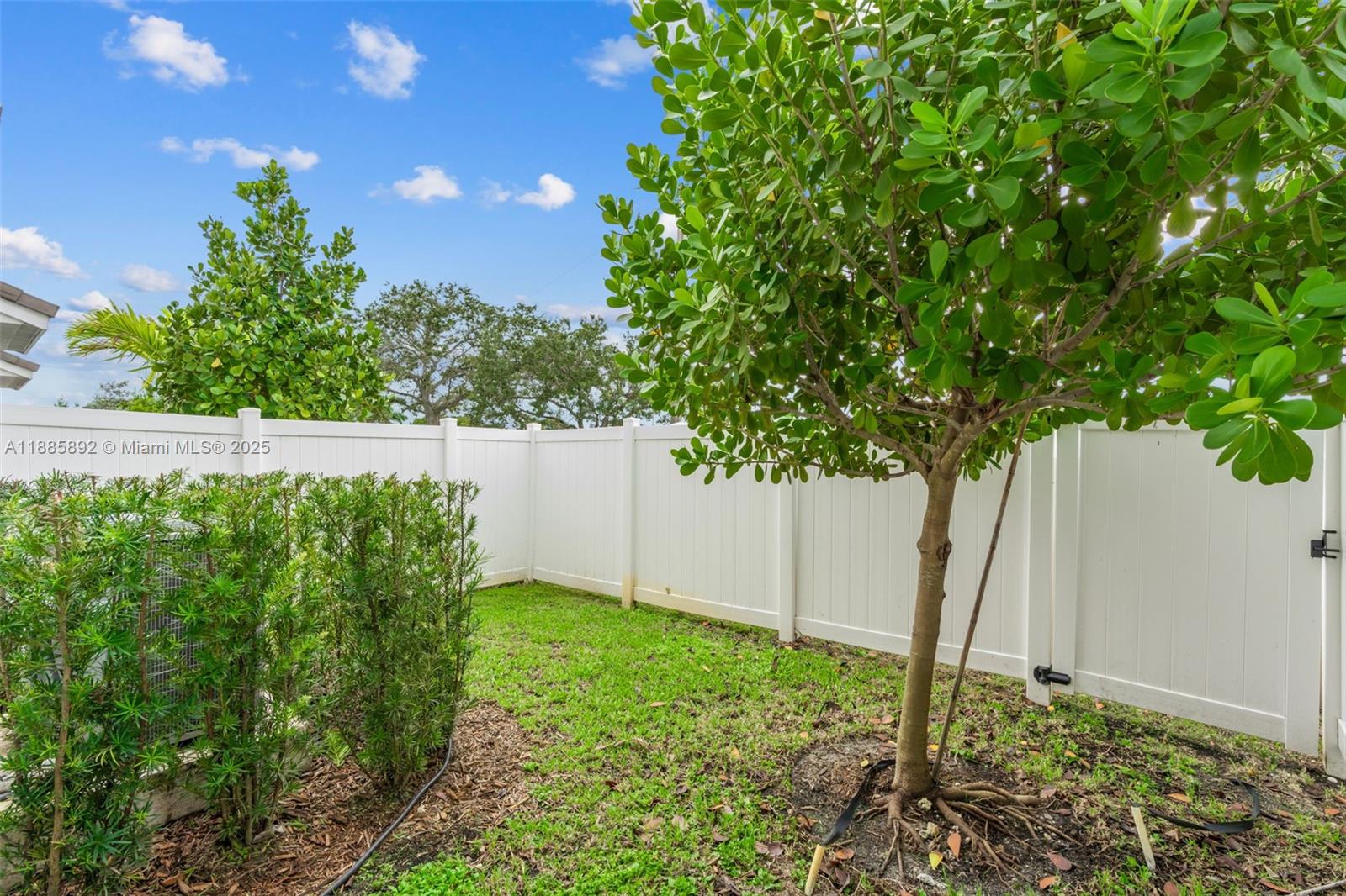 MERRICK SQUARE - Residential