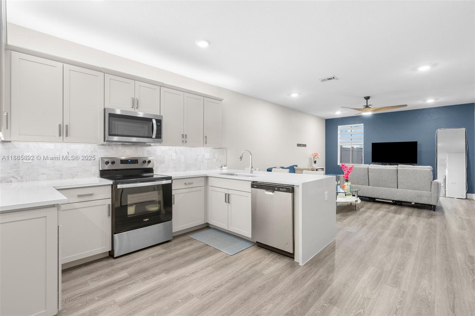 MERRICK SQUARE - Residential