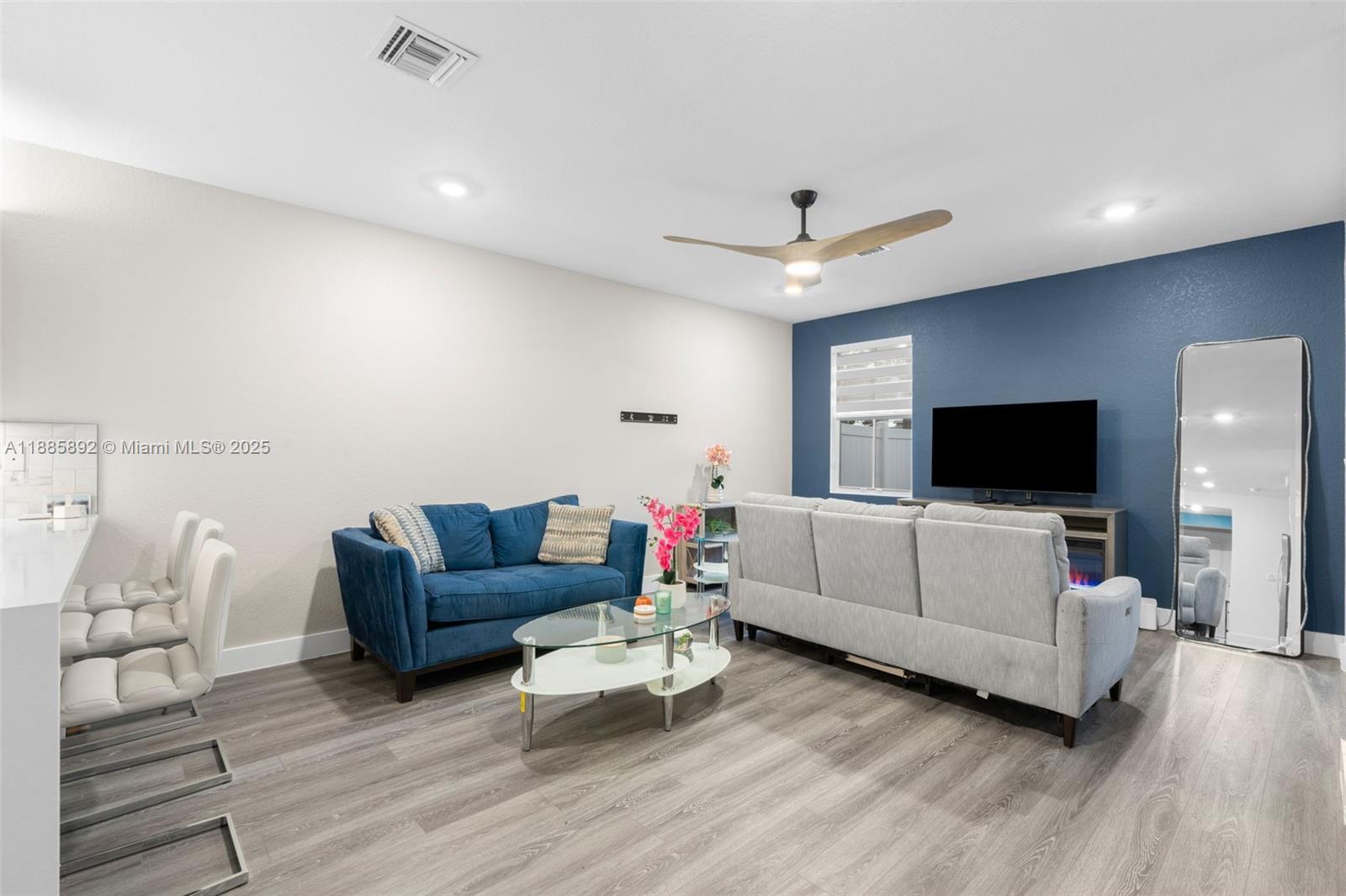 MERRICK SQUARE - Residential