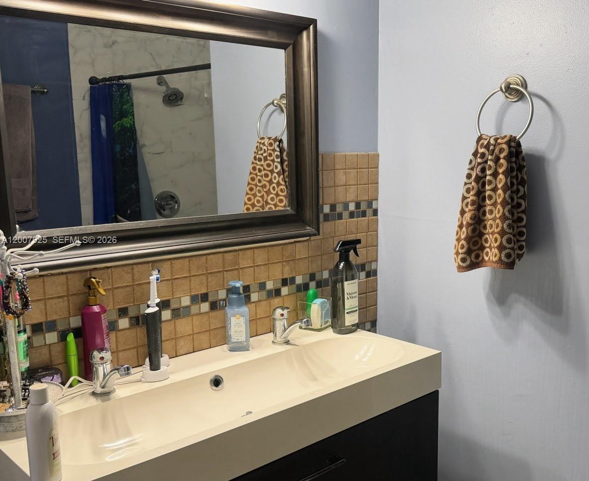 FAMILY HOMES - Residential