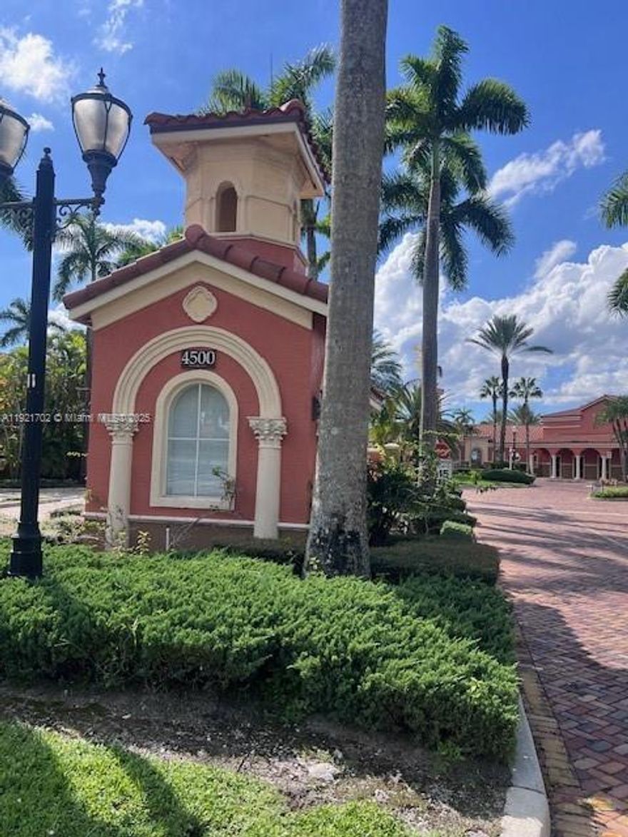 Beautiful 1st floor condo, very well maintained 1 bedroom, 1 bathroom , brand new wood laminated flooring and water heater, inside laundry, high impact windows, gated community, close to 1-75 highway, shopping centers, restaurants, parks and banks,  Move in ready!!