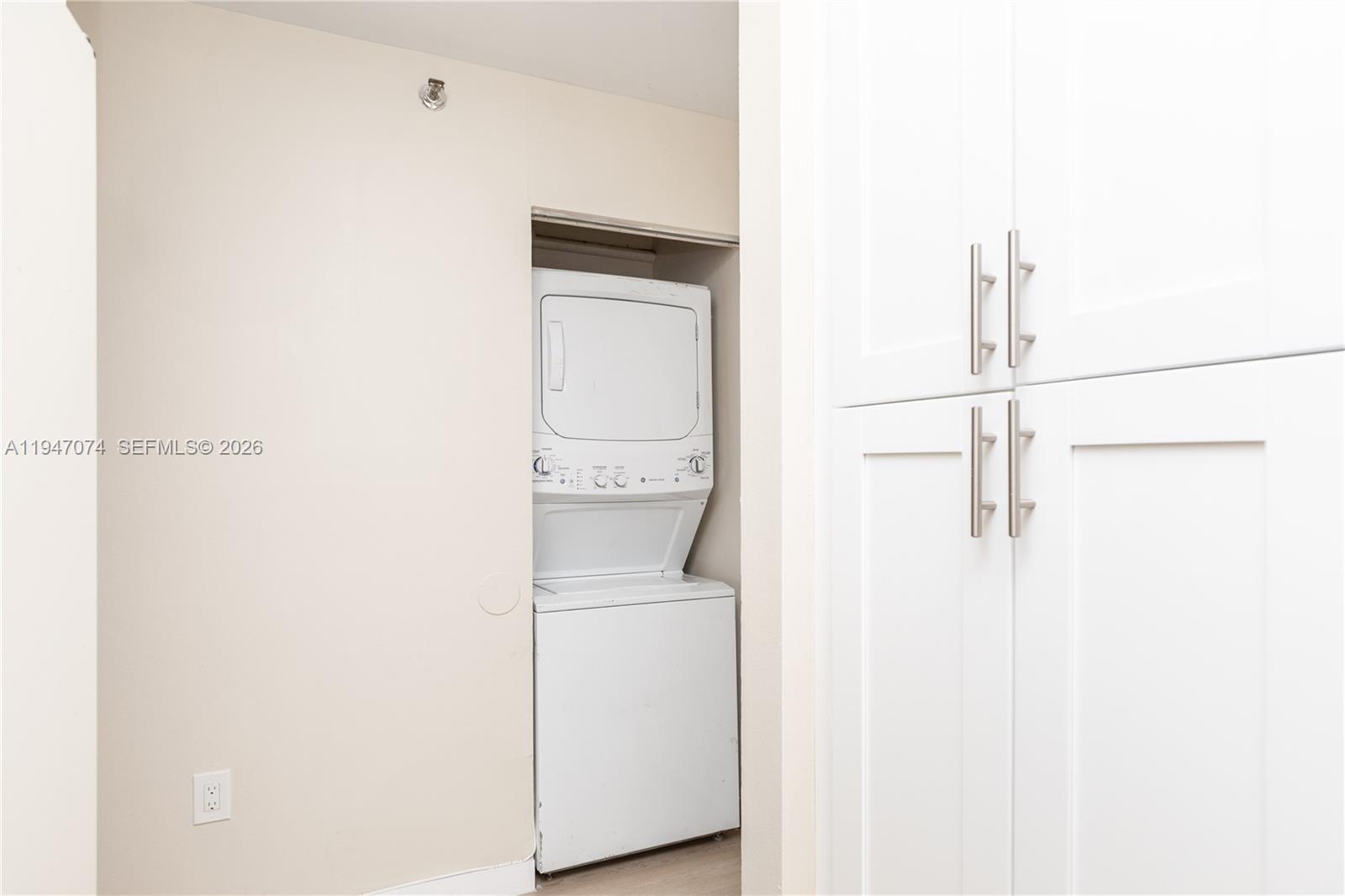 RIVER RUN CONDO PH I - Residential