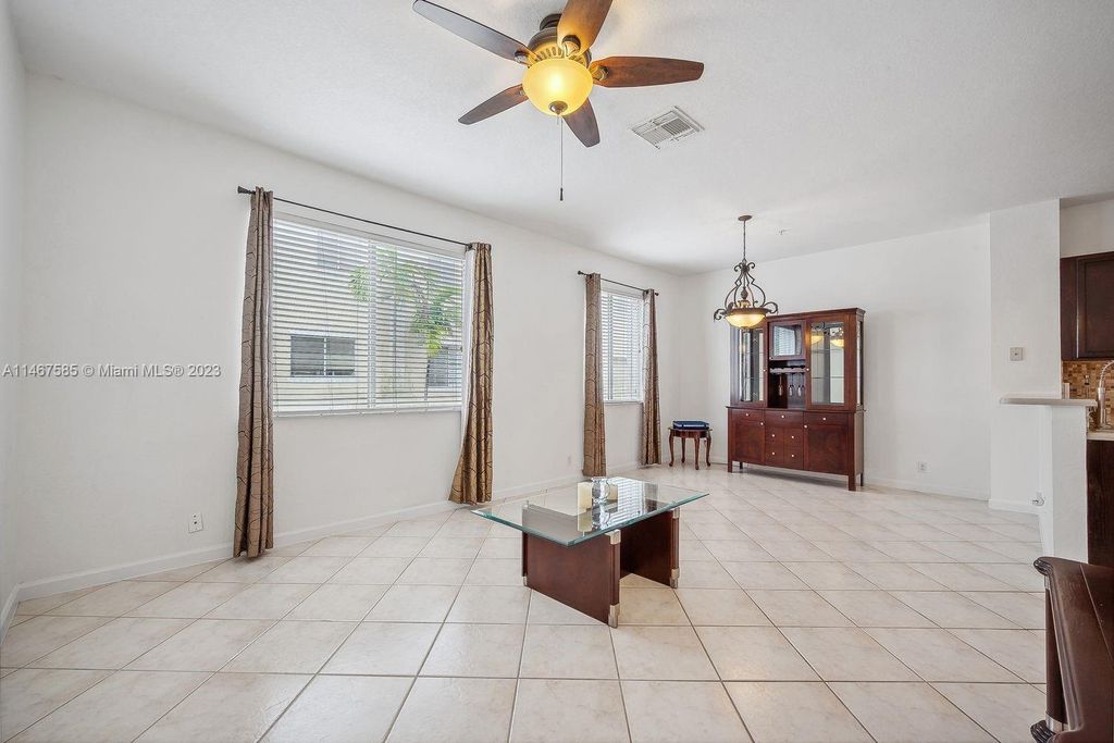 Photo of 2889 S Greenleaf Cir, Boynton Beach, FL 33426 (MLS # A11467585)