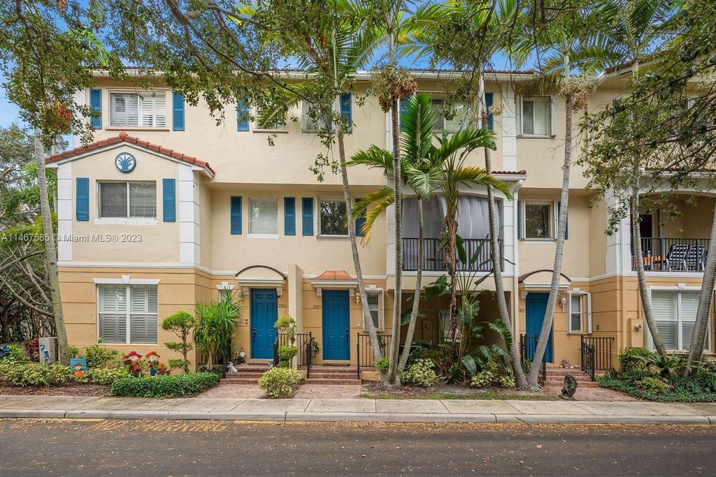 Photo of 2889 S Greenleaf Cir, Boynton Beach, FL 33426 (MLS # A11467585)